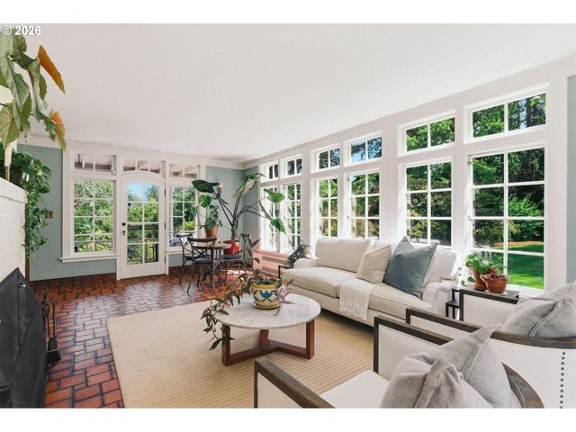 2030 S MILITARY Rd, Portland, OR 97219