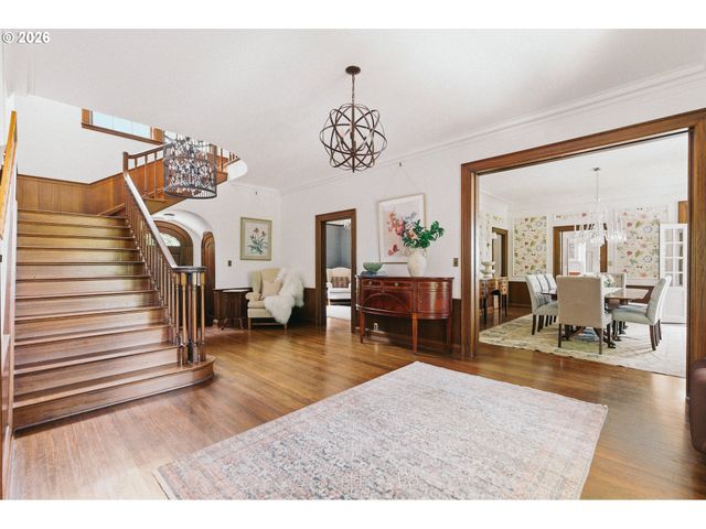 2030 S MILITARY Rd, Portland, OR 97219