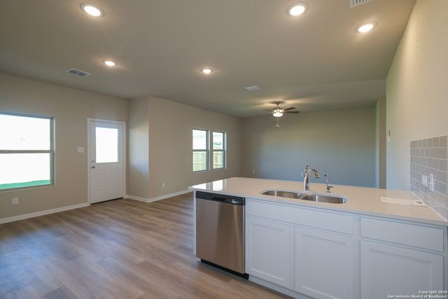 6731 Red Buffalo Trail, San Antonio, TX 78253