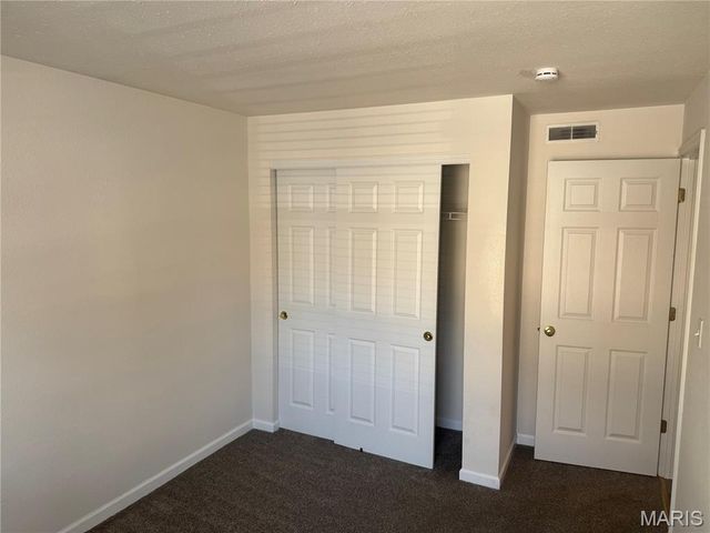 1966 Hunting Lake Court 201, Kirkwood, MO 63122