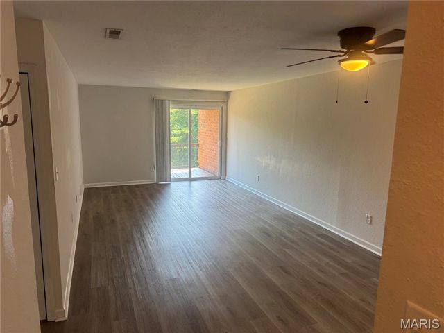 1966 Hunting Lake Court 201, Kirkwood, MO 63122