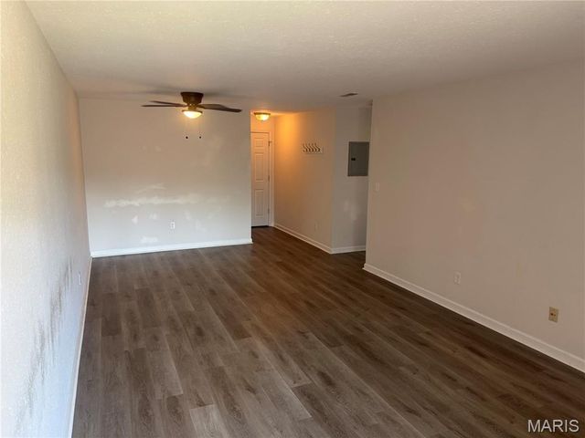 1966 Hunting Lake Court 201, Kirkwood, MO 63122