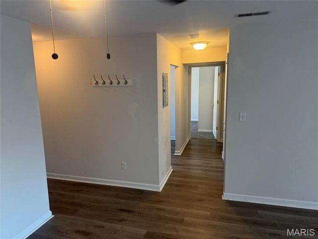 1966 Hunting Lake Court 201, Kirkwood, MO 63122