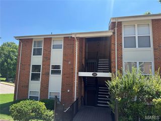 1966 Hunting Lake Court 201, Kirkwood, MO 63122
