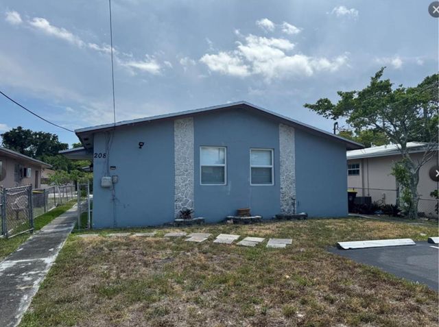 208 SW 2nd Ter 2, Dania Beach, FL 33004