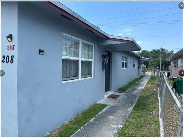 208 SW 2nd Ter 2, Dania Beach, FL 33004