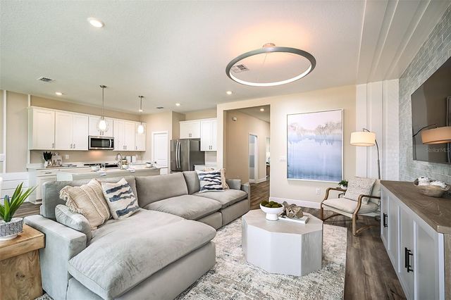 33495 HAMMOCK BEACH WAY, Dade City, FL 33525