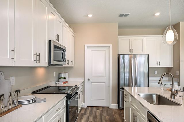 33495 HAMMOCK BEACH WAY, Dade City, FL 33525