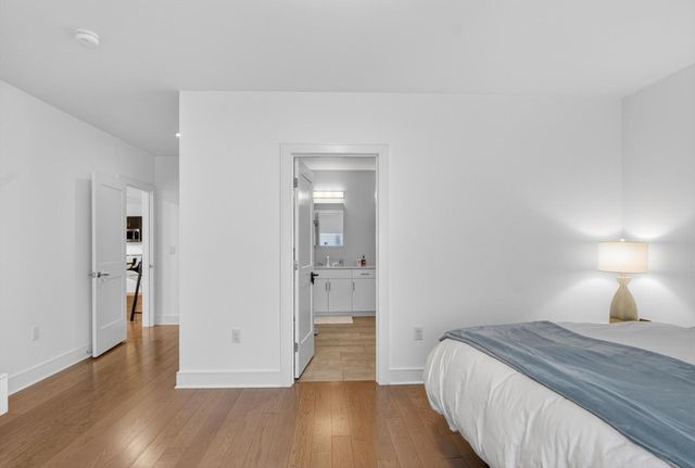 77 Court St 107, Newton, MA 02458