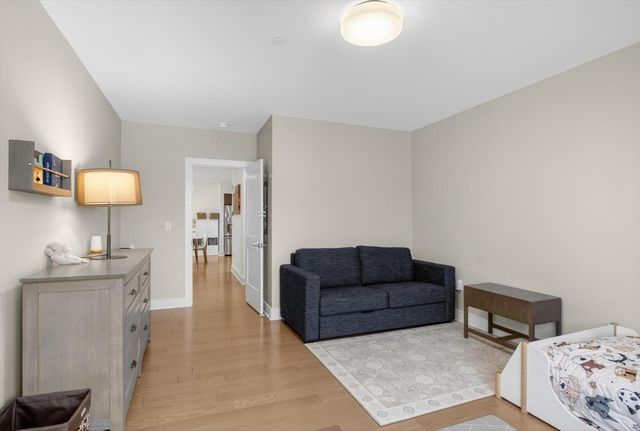 77 Court St 107, Newton, MA 02458