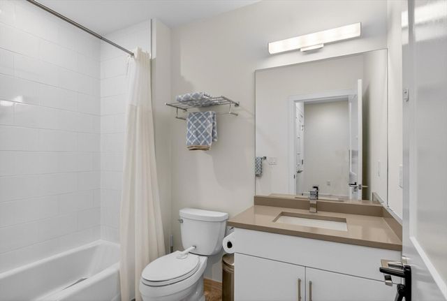 77 Court St 107, Newton, MA 02458