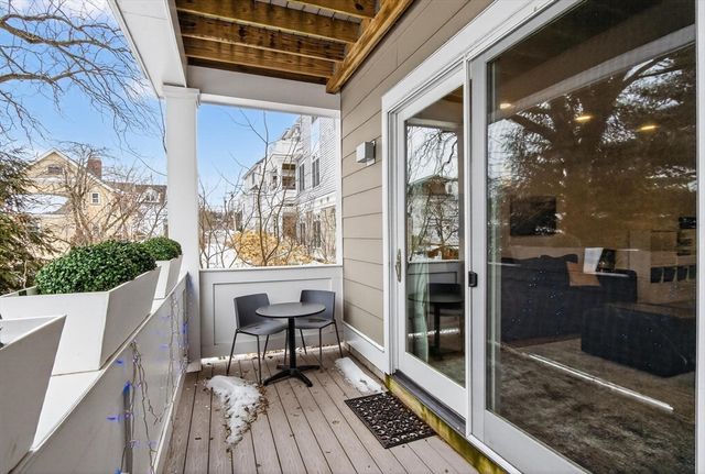 77 Court St 107, Newton, MA 02458