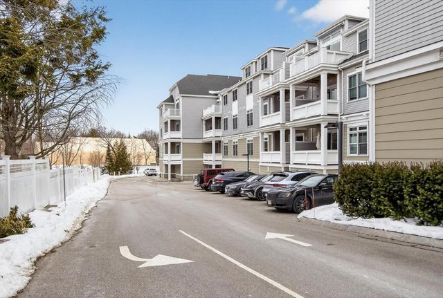 77 Court St 107, Newton, MA 02458