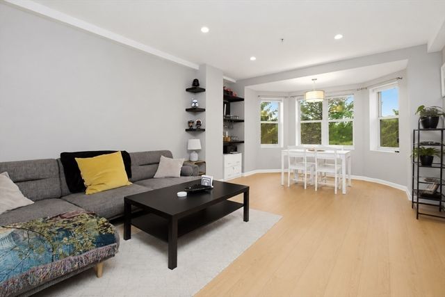 1 Cityview Ln 211, Quincy, MA 02169