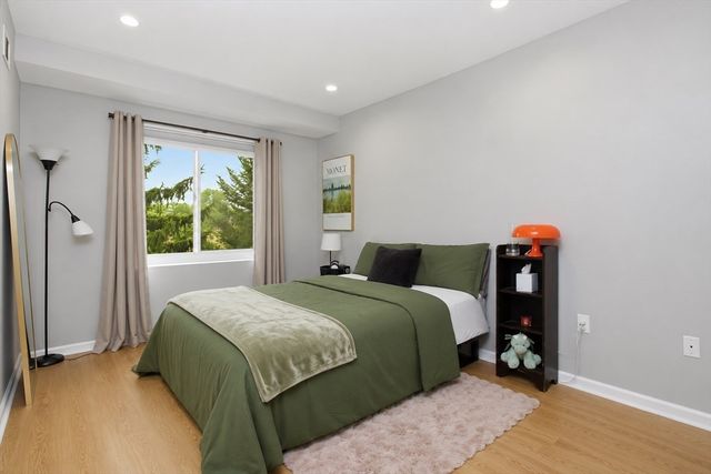 1 Cityview Ln 211, Quincy, MA 02169