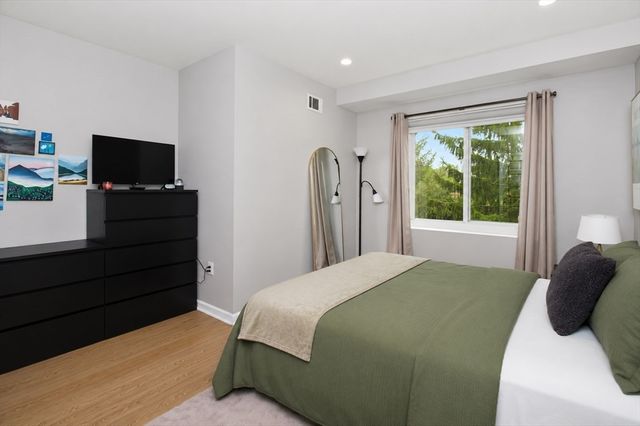 1 Cityview Ln 211, Quincy, MA 02169