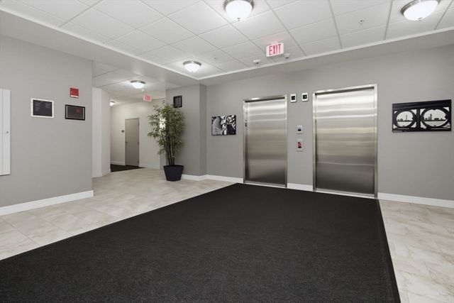 1 Cityview Ln 211, Quincy, MA 02169