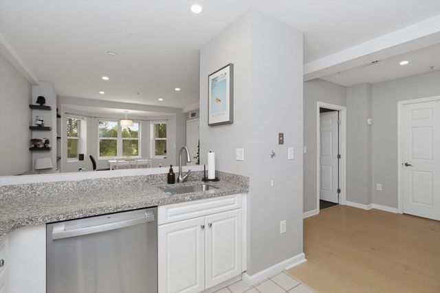 1 Cityview Ln 211, Quincy, MA 02169