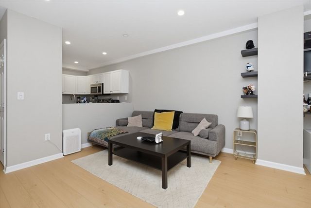 1 Cityview Ln 211, Quincy, MA 02169