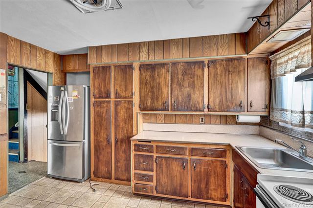 94 Joan Court, Elmont, NY 11003