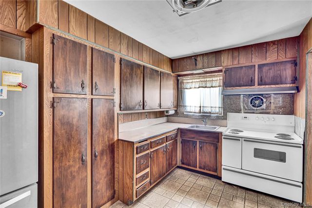 94 Joan Court, Elmont, NY 11003