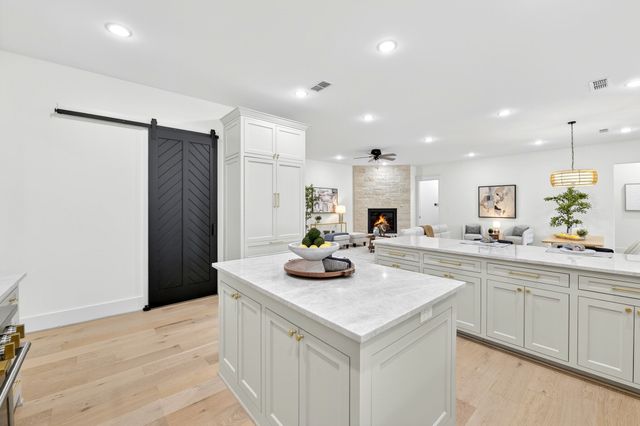 10373 Bobbie Lane, Pilot Point, TX 76258