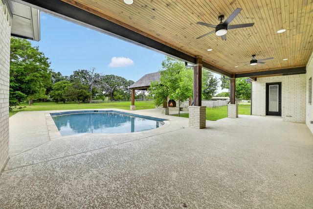 10373 Bobbie Lane, Pilot Point, TX 76258