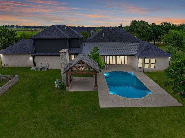 10373 Bobbie Lane, Pilot Point, TX 76258