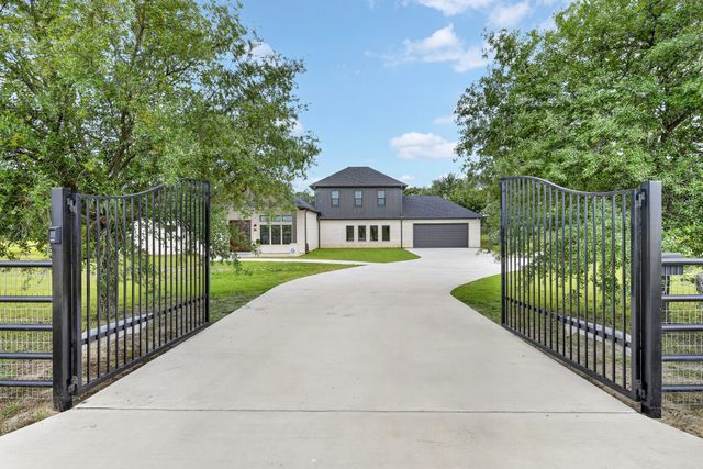 10373 Bobbie Lane, Pilot Point, TX 76258