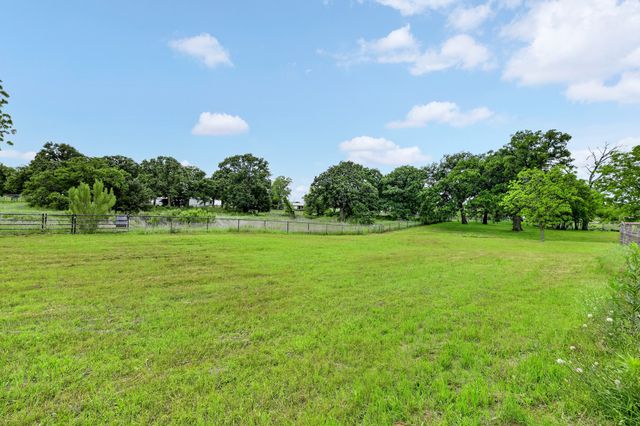 10373 Bobbie Lane, Pilot Point, TX 76258