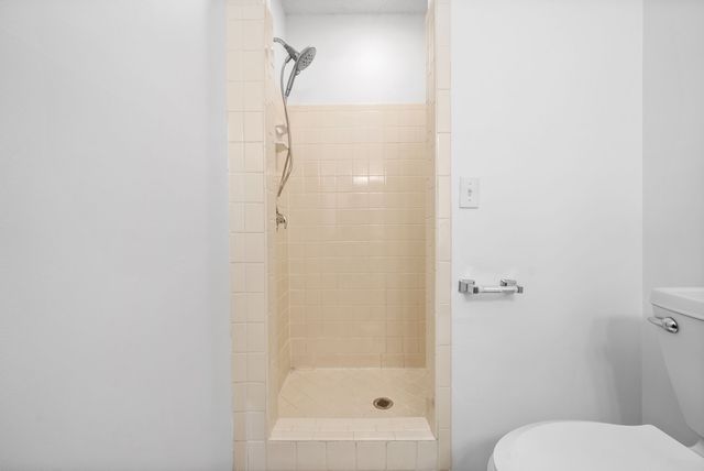 5600 Country Dr Apt 316, Nashville, TN 37211