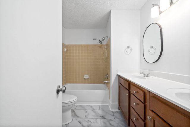 5600 Country Dr Apt 316, Nashville, TN 37211