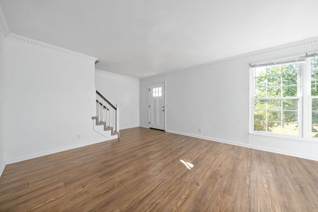 5600 Country Dr Apt 316, Nashville, TN 37211