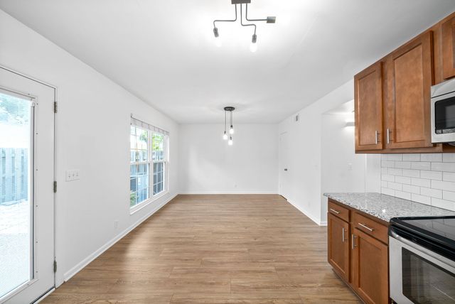 5600 Country Dr Apt 316, Nashville, TN 37211