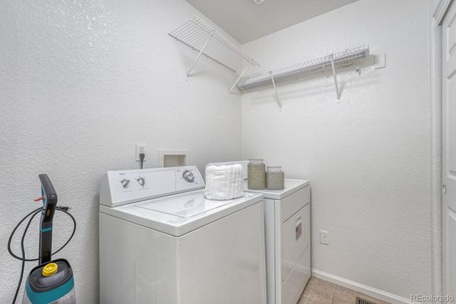 588 S Mobile Place, Aurora, CO 80017