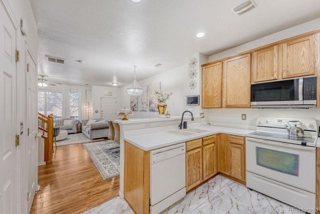 588 S Mobile Place, Aurora, CO 80017