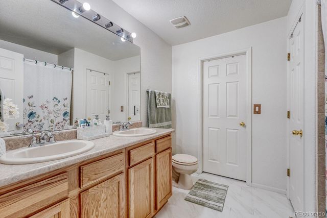 588 S Mobile Place, Aurora, CO 80017