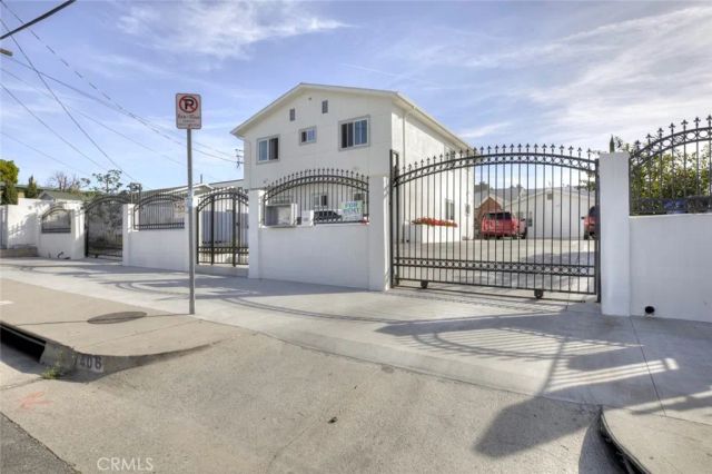 7408 Radford Ave, North Hollywood, CA 91605