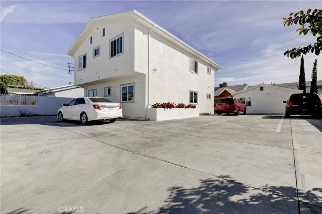 7408 Radford Ave, North Hollywood, CA 91605