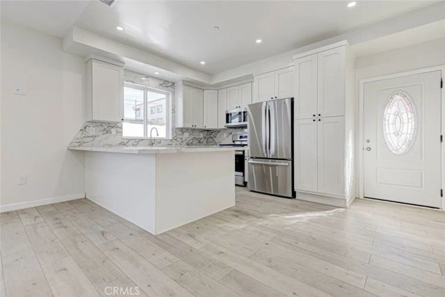7408 Radford Ave, North Hollywood, CA 91605