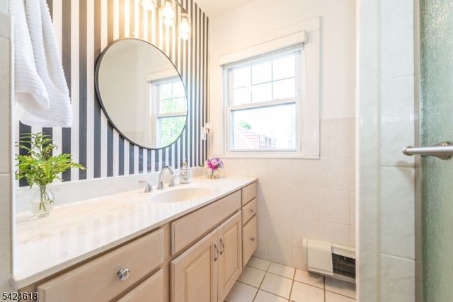 77 1St Ave, Little Falls Twp., NJ 07424