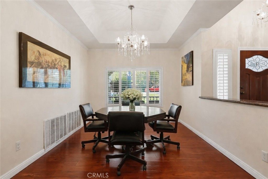 Image 10 of property listing at 9734 Kentland, Chatsworth, CA 91311