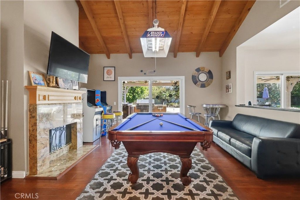 Image 11 of property listing at 9734 Kentland, Chatsworth, CA 91311