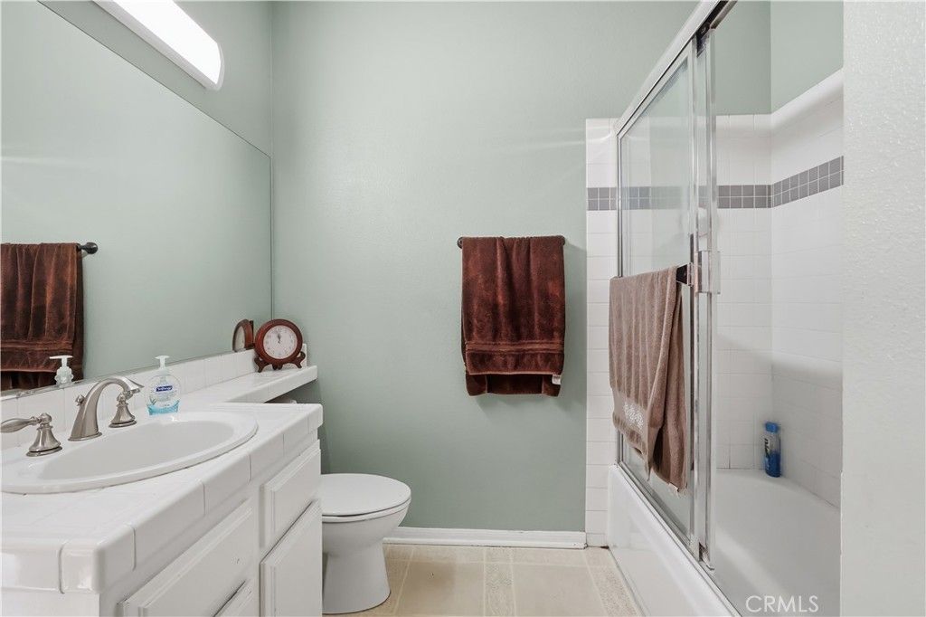 Image 21 of property listing at 9734 Kentland, Chatsworth, CA 91311