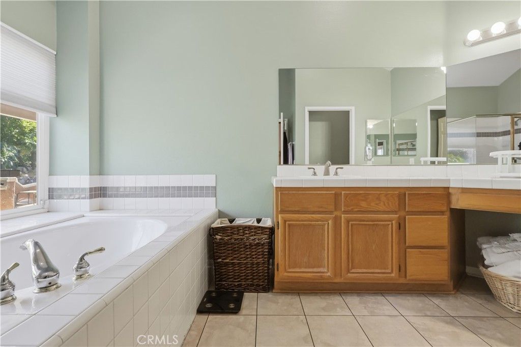 Image 27 of property listing at 9734 Kentland, Chatsworth, CA 91311