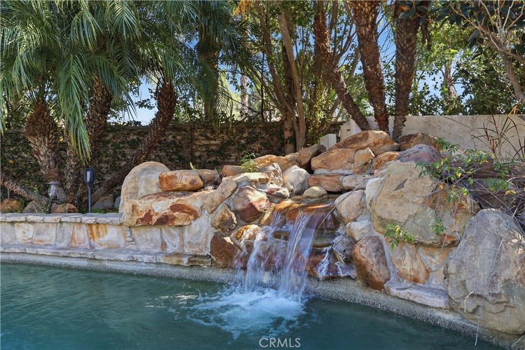Image 39 of property listing at 9734 Kentland, Chatsworth, CA 91311