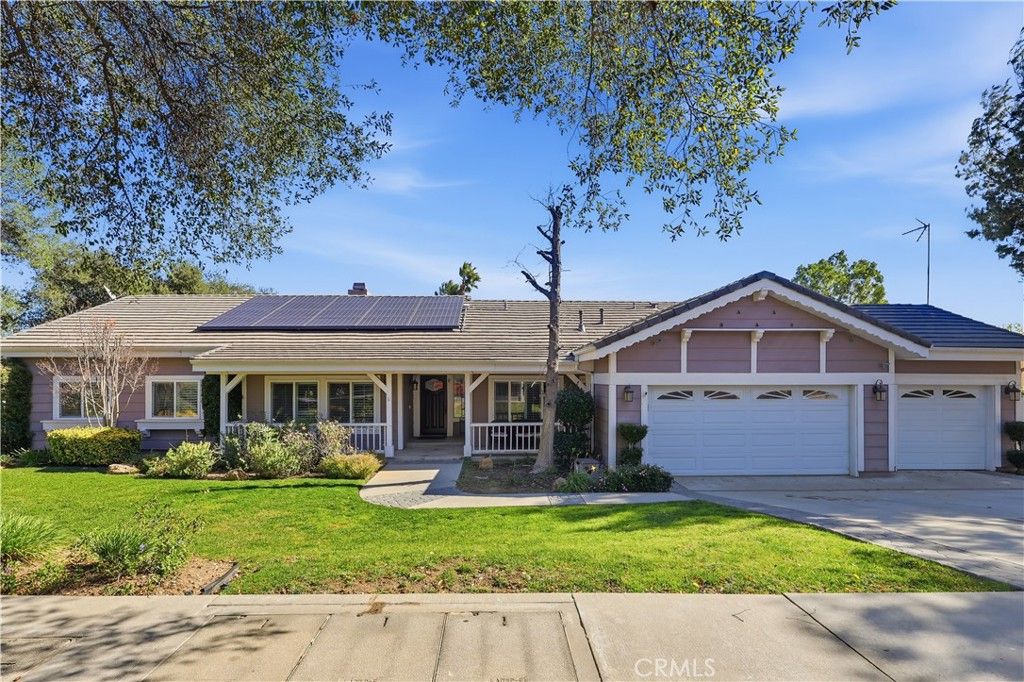 Image 5 of property listing at 9734 Kentland, Chatsworth, CA 91311