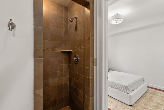 117 High St, Boston, MA 02129