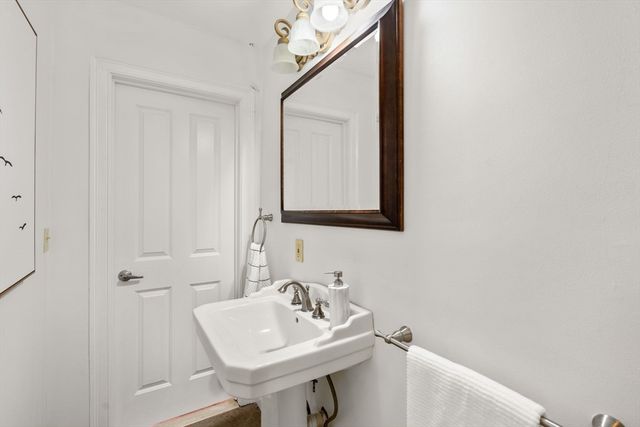 117 High St, Boston, MA 02129