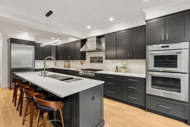 117 High St, Boston, MA 02129